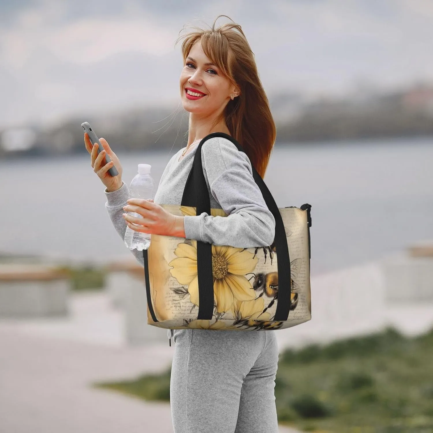cute bee print Travel Duffel Bag, Sports Tote Gym Bag, Swim Pool Bag Large Shoulder Tote Bag for Beach Weekender