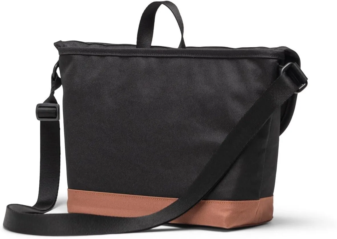 Herschel Cove Small Messenger