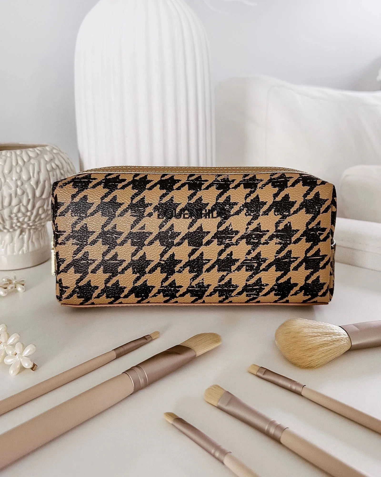 LOUENHIDE Brianna Makeup Bag - Houndstooth Camel