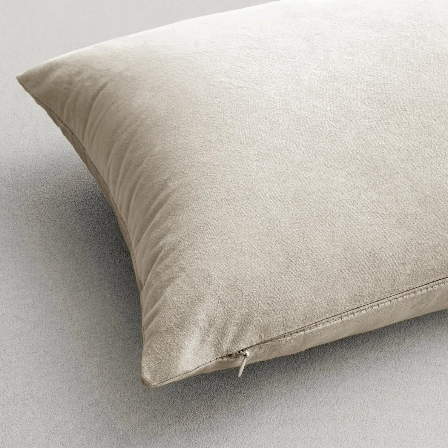 MIULEE Pack of 2 Velvet Soft Solid Decorative Square Throw Pillow Covers Set Christmas Cushion Cases Pillowcases for Spring Couch Sofa Bedroom Car 18x18 inch 45x45cm